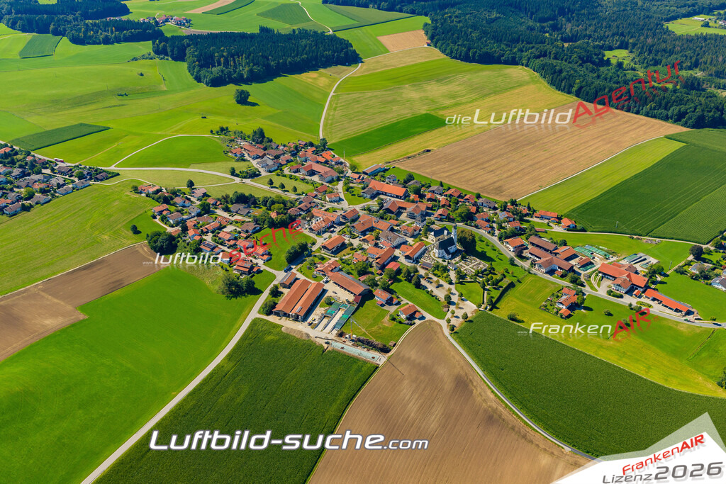 Luftaufnahme der Stadt Nußdorf - Die Luftaufnahme wurde 2025 vom UL-Flugzeug heraus erstellt ( keine Drohne ) - Hochauflösende Luftaufnahme - für professionelle Ausdrucke geeignet. Die Geschenkidee !Mit Lizenz und Bildrechte bestellbar