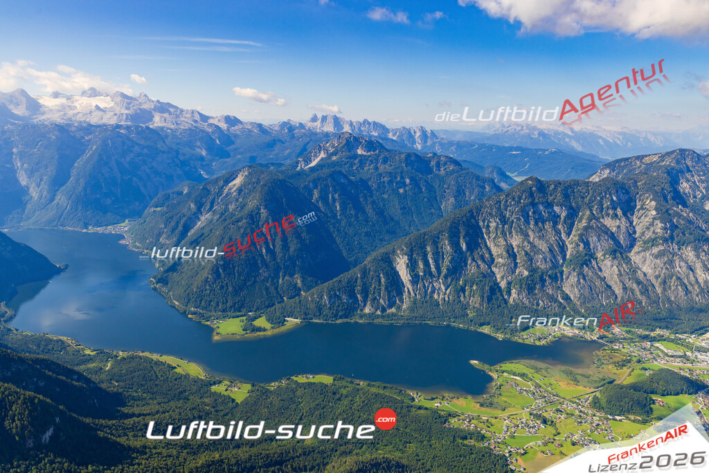Schöne Luftaufnahme als Geschenk in Hallstätter See Hallstatt - Die Luftbildaufnahme wurde 2025 vom UL-Flugzeug heraus erstellt ( keine Drohne ) - Hochauflösende Luftaufnahme -Nicht vergleichbar mit Google Maps oder Satelittenbilder- Die Geschenkidee !Mit Lizenz und Bildrechte bestellbar