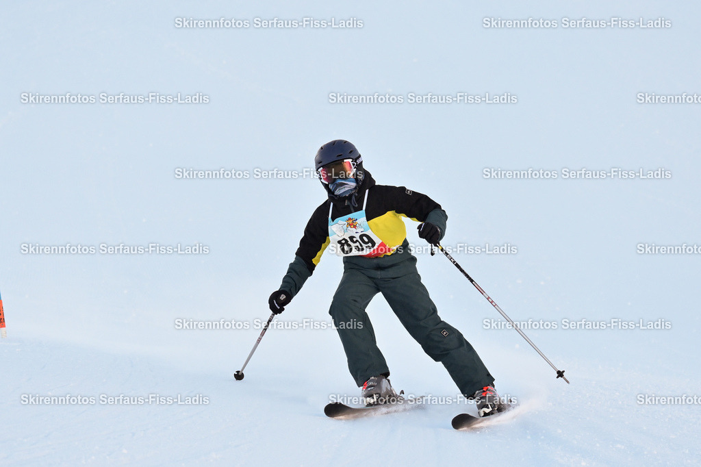 SRF_25.12.2025_0193 | Skirennfotos,Serfaus,Fiss,Ladis,Kinderskirennen,Winter,Tirol,Oberland,skirace,SFL,feelfree,weil wir's genießen,ski,Ski,skifahren,Sonnenplateau, - Realisiert mit Pictrs.com