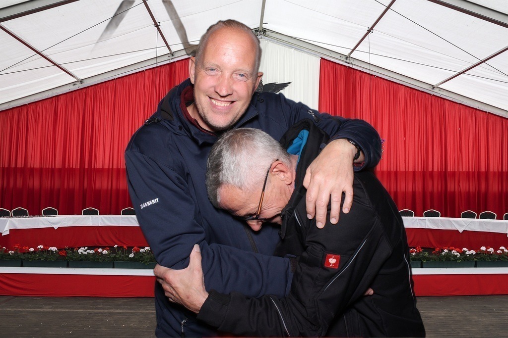 top-top.de 240928-192 | Foto, Video, Fotografie, Videografie, Fotobox, DJ, Discjockey, Musik, Musikbox, Veranstaltung, Photobooth, Amazon, Ebay, Buchtipp, Bestseller, Autor, Verlag, Buch, Wesel, Hamminkeln, NRW, Dinslaken, Rees, Drohne, Hochzeit, Party, Fotobox, Wesel, Fotograf