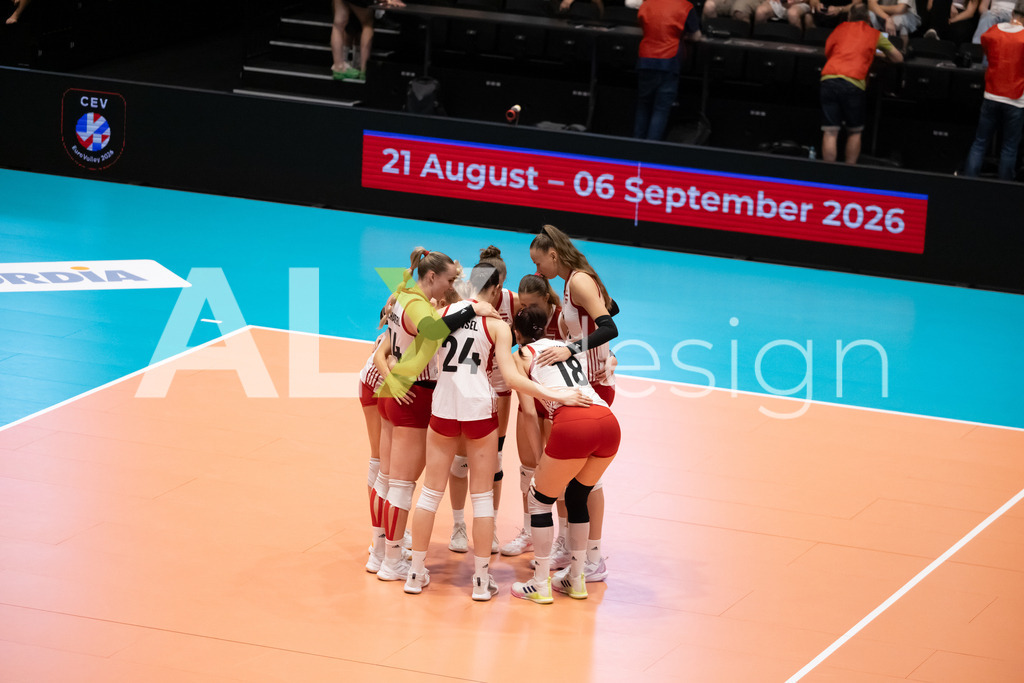 Austria v Switzerland - CEV European League Women | KRIENS, SWITZERLAND - JUNE 14: Team of Austria during the CEV European League match between Austria and Switzerland at Pilatus Arena on June 14, 2026 in Kriens, Switzerland. - Realisiert mit Pictrs.com