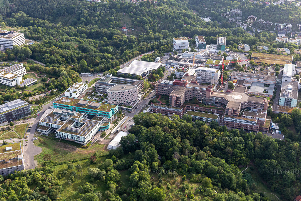 Luftbild: Clinic grounds of the university clinic and campus of the university in Tübingen im Bundesland Baden-Württemberg in Deutschland. Foto: IMG_008473.jpg vom 27.08.2020 durch Werner Riehm/FLY-FOTO.de