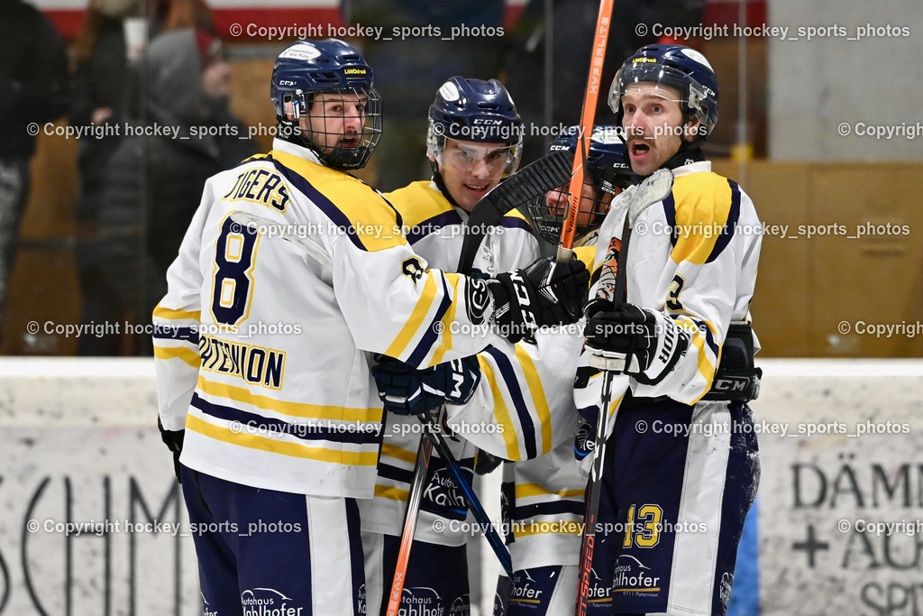 EC Tigers Paternion vs. Tarco Wölfe II | #3 Kronawetter Piersilvio EC Tigers Paternion, Jubel EC Tigers Paternion Mannschaft, #8 Ortner Sandro EC Tigers Paternion, #13 Untermoser Christoph EC Tigers Paternion, EC Tigers Paternion vs. Tarco Wölfe II, EC Tigers Paternion vs. Tarco Wölfe II am 19.12.2024 in Spittal an der Drau (Eissportzentrum Spittal), Austria, (Photo by Bernd Stefan)