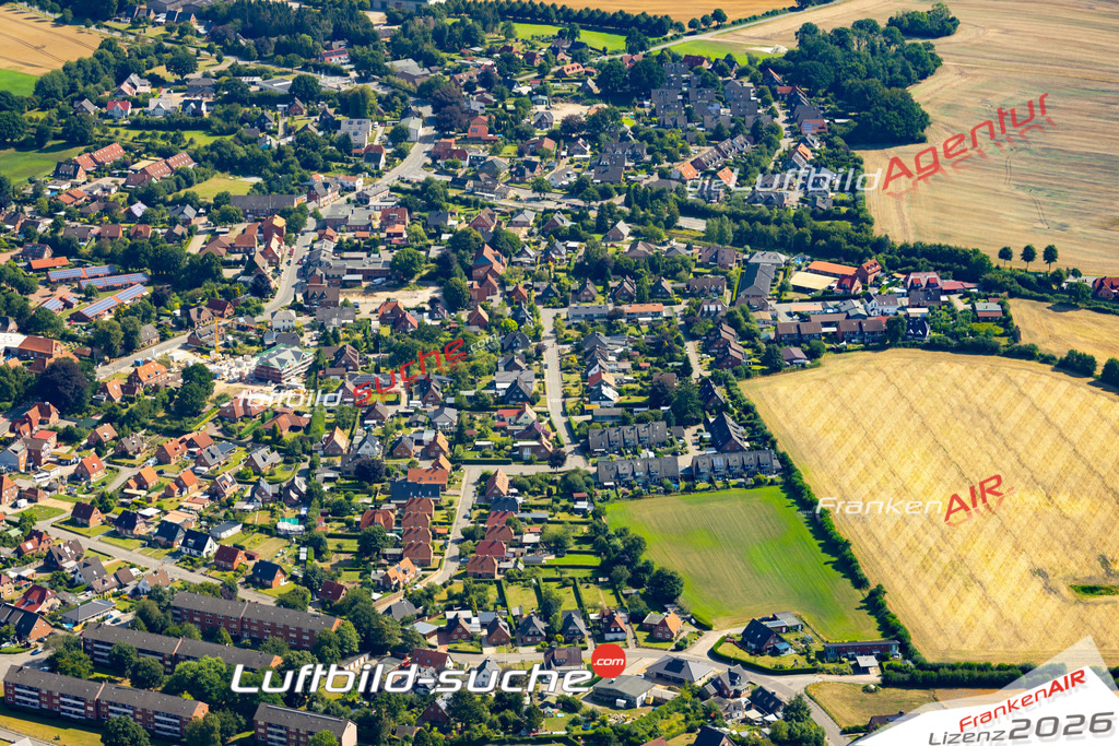 Das Luftbild der Stadt Rieseby wurde 2022 vom Flugzeug heraus erstellt (keine Drohnen-Aufnahmen) Aufnahmehöhe ca.450 Meter- hohe Bildauflösung und Druck-Qualität. Garantiert!