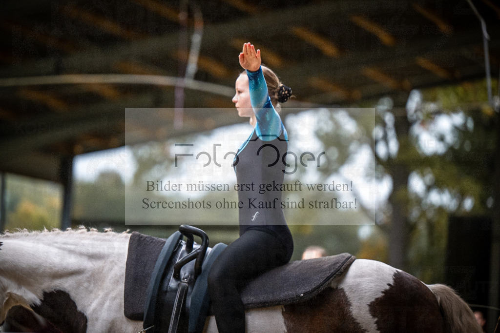 DOS_0047 | Entdecke hochwertige Reitturnierfotos von Foto Oger. Professionell, emotional und authentisch – jetzt Lieblingsmomente im Shop bestellen.Deutschlandweite Turnierfotografie. - Realisiert mit Pictrs.com