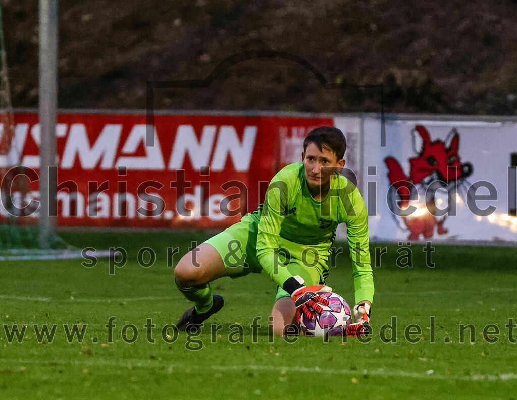2023-10-21_058_FC_Forstern_gegen_FC_Ezelsdorf | Forstern, Deutschland, 21.10.2023:
Fußball, Frauen Bayernliga 2023 / 2024, 8. Spieltag, FC Forstern gegen FC Ezelsdorf, Endergebnis: 2:1

Torfrau Amelie Bauer (FC Ezelsdorf, #1)

Foto: Christian Riedel / fotografie-riedel.net