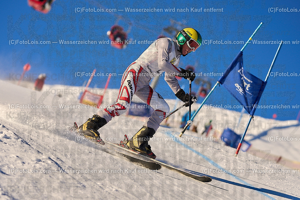ALP2358_MASTERS-Cup_GS-B Herrn_Orjonikidze Elguja | (C)FotoLois.com, Alois Spandl. FIS Masters-Cup Wildschönau, Giant Slalom auf der Piste Schatzberg GS, Siegerehrung auf dem Dorfplatz Niederau, Sa 13. Januar 2024.