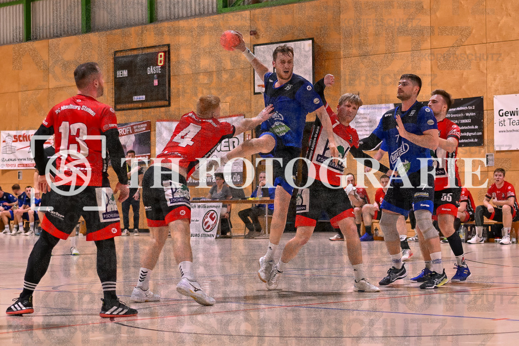 GER, SG Maulburg/Steinen - SG Walkirch/Denzlingen, Handball, Landesliga, 25. Spieltag, Saison 2023/2024, 27.04.2024 | Andre Leuchtmann (SG Maulburg/Steinen, #13), Jannick Eichin (SG Maulburg/Steinen, #04), Jonas Wandele (SG Maulburg/Steinen, #07), Marco Quinto (SG Waldkirch/Denzlingen, #07) Sean Hes (SG Maulburg/Steinen, #55)

GER, SG Maulburg/Steinen - SG Walkirch/Denzlingen, Handball, Landesliga, 25. Spieltag, Saison 2023/2024, 27.04.2024

Foto: TH Fotografie/Thomas Hess