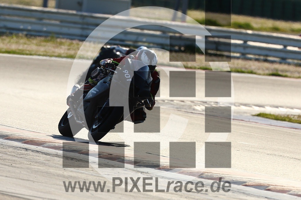 0901-20260403_06139 | Schöne Erinnerungen an spannende Momente - das festzuhalten ist unser Job. PIXELrace.de ist seit 2003 auf den Rennstrecken Europas unterwegs um die Action draußen beim Fahren und die wunderbare Stimmung imm Fahrerlager für euch einzufangen.