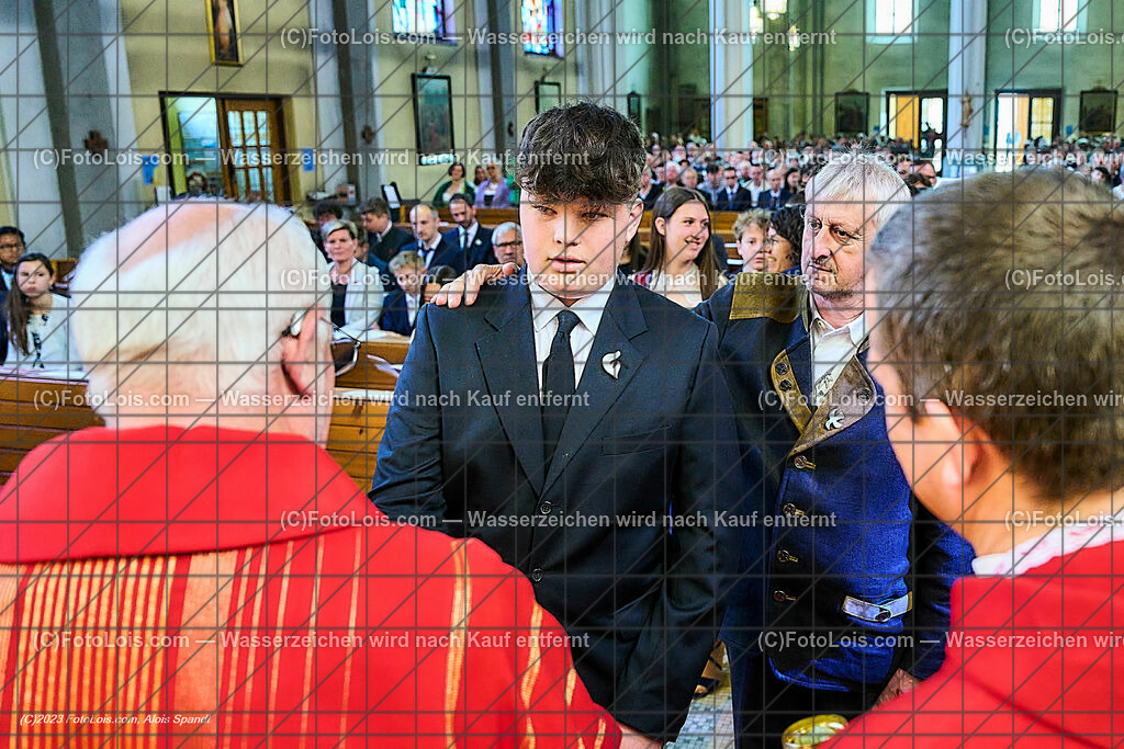 ALP2470_Pfarrfirmung Wieselburg_Sakrament der Firmung | (C)FotoLois.com, Alois Spandl, Pfarrfirmung in Wieselburg mit Firmspender Eduard Gruber (ehemaliger Generalvikar der Diözese St. Pölten), Sa 3. Juni 2023.