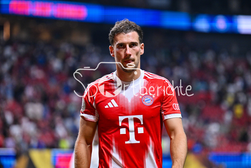 Paris Saint Germain - FC Bayern München | haengende Koepfe der Bayern Spieler nach dem aus im Viertelfinale gegen Paris - hier im Bild Leon GORETZKA (FC Bayern Muenchen 8) / Einzelfoto / Freisteller / FIFA Club World Cup: Paris Saint Germain - FC Bayern Muenchen, Mercedes Benz Stadium am 05.07.2025 / NOT FOR SALE IN USA