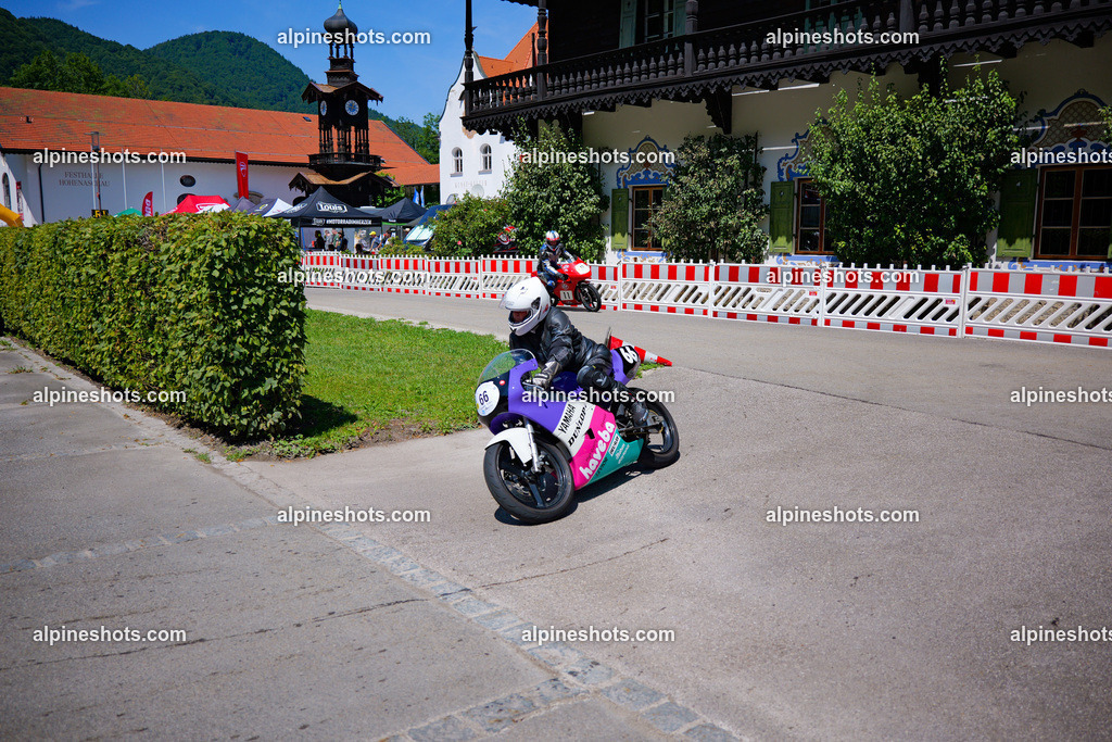 P1036978-2 | Erleben Sie atemberaubende, hochqualitative Fotos Ihrer Fahrt entlang der malerischen Alpenstraßen. Besuchen Sie alpineshots.com, um professionelle Aufnahmen Ihrer unvergesslichen Reise zu finden und zu kaufen - Realisiert mit Pictrs.com