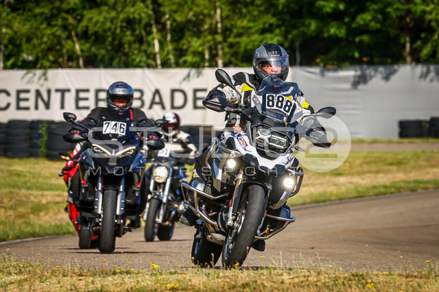0888-260530DCB-005_888 | Deine Full-Service-Agentur für ✔️Videoproduktionen und ✔️Motorsportfotografie Jetzt Angebot anfragen!