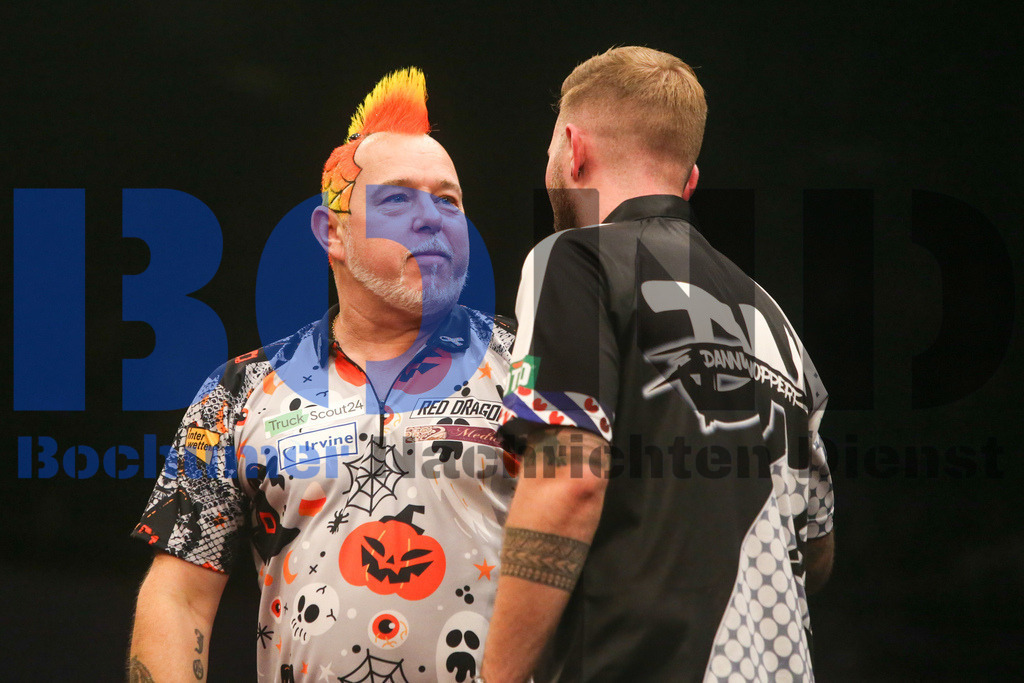  29.10.2023 - 
 | Sebastian Sendlak / Bochumer Nachrichtendienst (BOND) - PDC European Darts Championship: Halbfinale {Persons shown} - Realisiert mit Pictrs.com