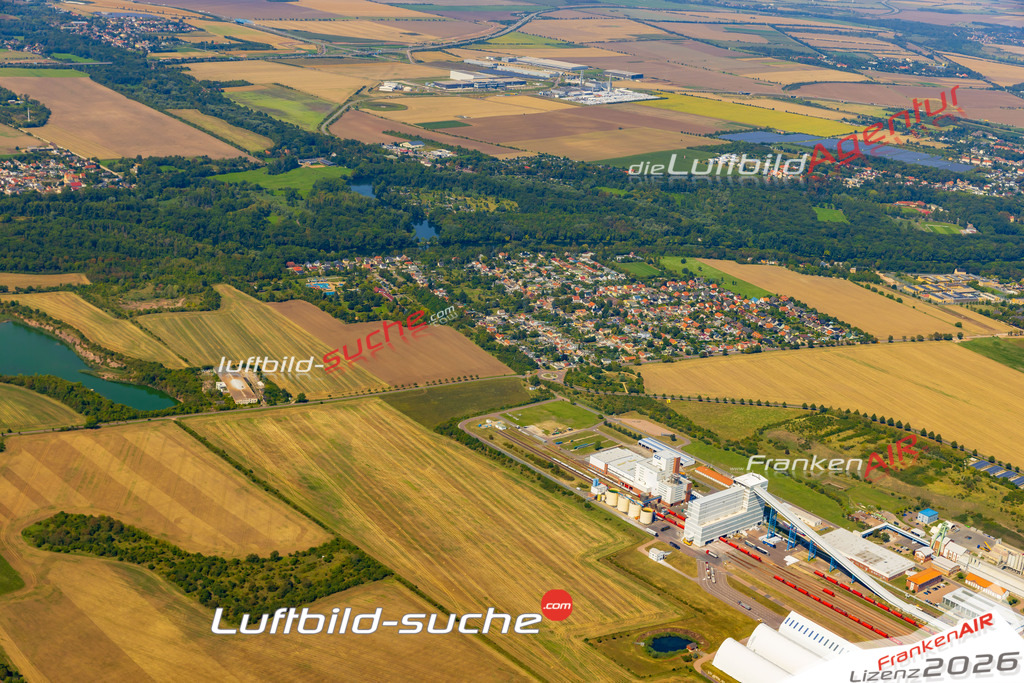 Luftaufnahme Neuborna Bernburg - Die Luftaufnahme wurde 2025 vom UL-Flugzeug heraus erstellt ( ohne Drohne ) - Hochauflösende Luftaufnahme - für professionelle Ausdrucke geeignet. Die Geschenkidee !Mit Lizenz und Bildrechte bestellbar