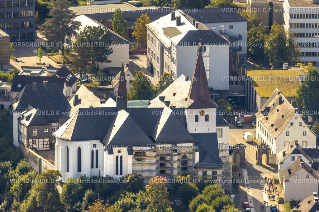 Arnsberg230904986 | Luftbild, Kloster Wedinghausen, Kath. Propsteikirche St. Laurentius, Arnsberg, Sauerland, Nordrhein-Westfalen, Deutschland