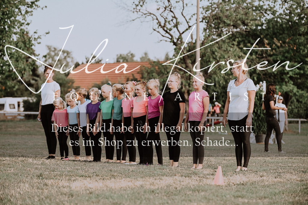 DSC_9826 | Pferde- und Turnierfotografie in Westsachsen. Pferdeportraits, Auftragszeichnungen und intuitive Kunst.