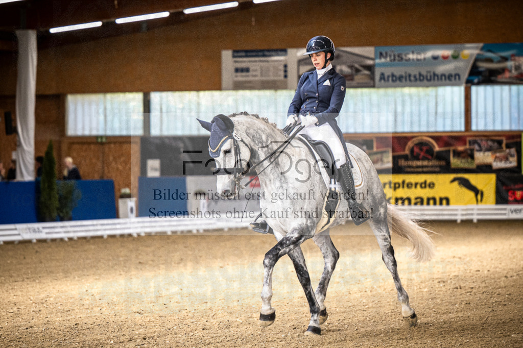 DOS_3159 | Entdecke hochwertige Reitturnierfotos von Foto Oger. Professionell, emotional und authentisch – jetzt Lieblingsmomente im Shop bestellen.Deutschlandweite Turnierfotografie. - Realisiert mit Pictrs.com