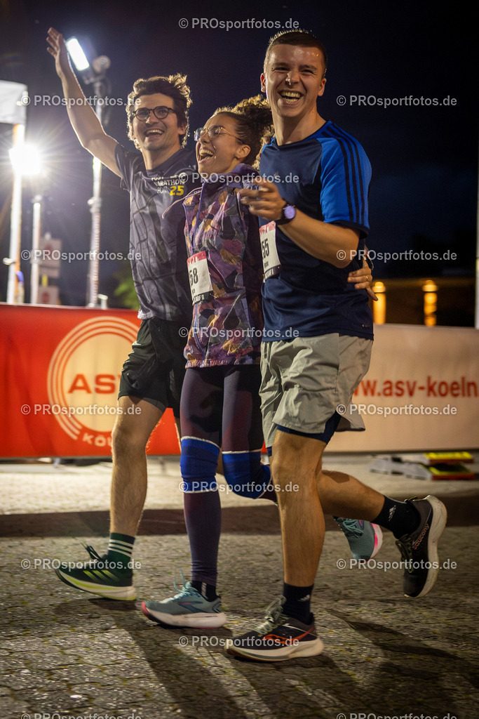 22. ASV Nachtlauf; Koeln, 28.05.25 | Impressionen vom 22. ASV Nachtlauf am 28.05.25 am Tanzbrunnen in Koeln. Foto: BEAUTIFUL SPORTS/Axel Kohring