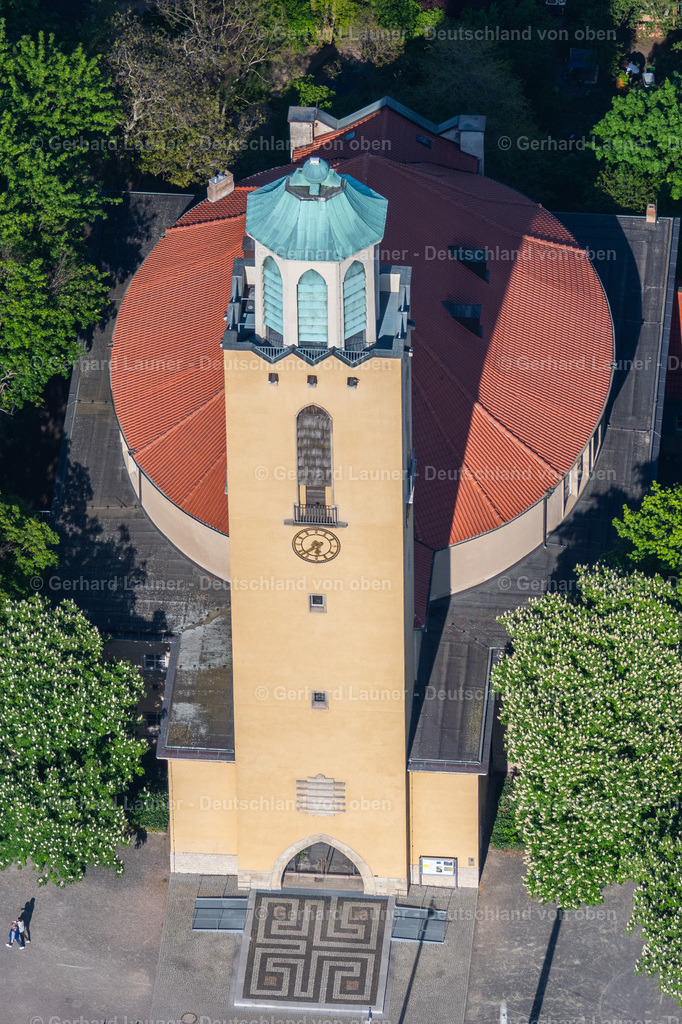 4025844 | ERFURT 06.05.2020 Kirchengebäude " Lutherkirche " der Evangelische Kirchengemeinde Martini-Luther im Ortsteil Andreasvorstadt in Erfurt im Bundesland Thüringen, Deutschland. Weiterführende Informationen bei: Evangelische Kirchengemeinde Martini-Luther. // Church building " Lutherkirche " in the district Andreasvorstadt in Erfurt in the state Thuringia, Germany. Further information at: Evangelische Kirchengemeinde Martini-Luther. Foto: Gerhard Launer