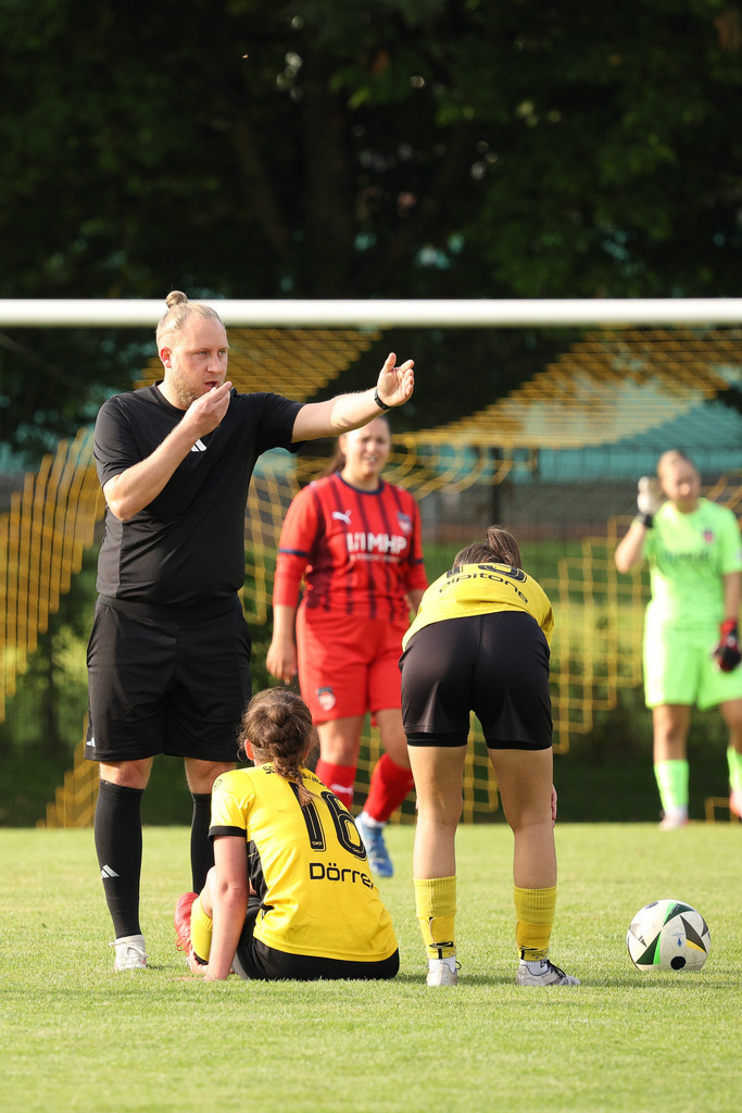 Fußball I FRAUEN I Saison 2025-2026 I Freundschaftsspiel I SGM Ebnat-Waldhausen - 1FC Heidenheim 1846 2 I_250823_5063 | Fotopresso – Sportfotografie in Heidenheim & Umgebung. Professionelle Sportfotografie für unvergessliche Momente. Dynamische Action-Shots, emotionale Szenen & hochwertige Bilder. - Realisiert mit Pictrs.com
