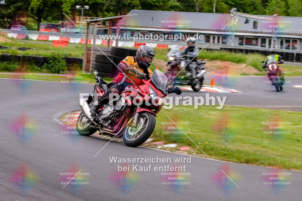 MotoTeamVBK-20286 | Hier findet Ihr Bilder von Touristenfahrten auf der Nürburgring Nordschleife oder von anderen Veranstaltungen die ich besucht habe. Viel Spass beim Durch Schauen 