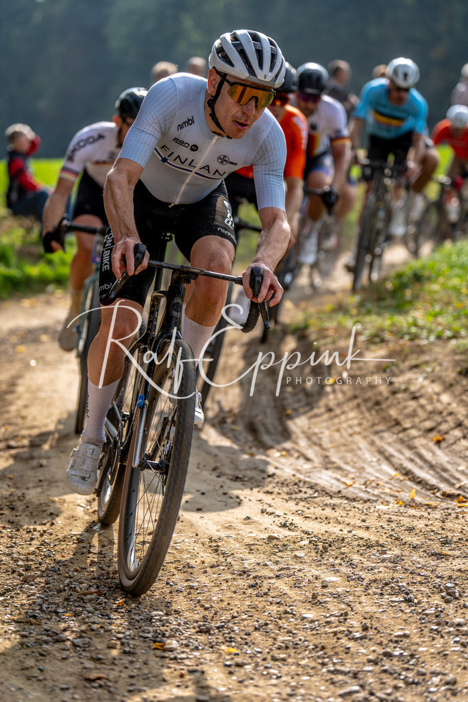 Ralf Eppink Photography 20251012_DSC04944 | Sportfotografie, Eventfotografie, Porträtfotografie, Radsport Fotograf, Triathlon Fotograf, Düsseldorf Fotograf, Köln Fotograf, Actionfotografie, Teamfotografie, Peoplefotografie, Business Portraits, Veranstaltungsfotografie, Reportagefotografie - Realisiert mit Pictrs.com