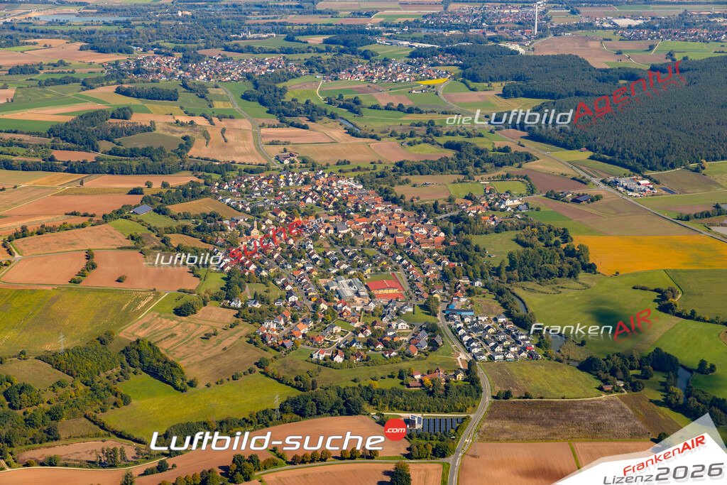 Luftaufnahme von  Hallerndorf - Die Luftaufnahme wurde 2025 vom UL-Flugzeug heraus erstellt ( keine Drohne ) - Hochauflösende Luftaufnahme - für professionelle Ausdrucke geeignet. Die Geschenkidee !Mit Lizenz und Bildrechte bestellbar