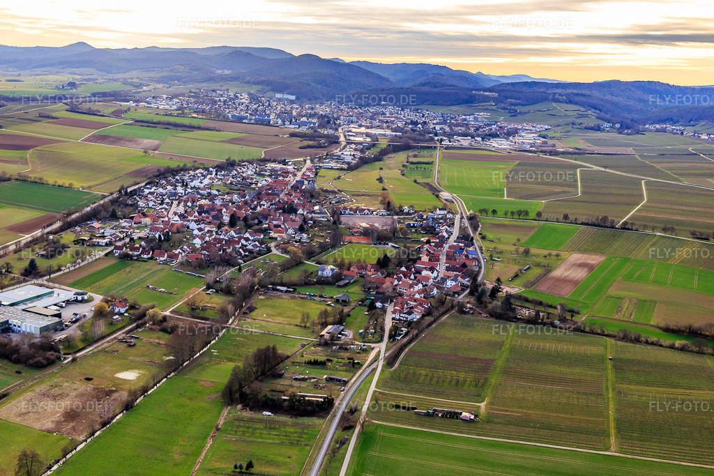Luftbild: Ortsansicht von Osten im Ortsteil Drusweiler in Kapellen-Drusweiler im Bundesland Rheinland-Pfalz in Deutschland. Foto: IMG_126135.jpg vom 20.03.2021 durch Werner Riehm/FLY-FOTO.de