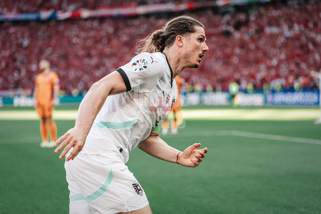 Fußball | Herren | UEFA-Fußball-Europameisterschaft 2024 | Gruppe D | Niederlande vs. Österreich | 25.06.2024 | Marcel Sabitzer (#9, Österreich) schießt das Tor zum 3:2 und jubelt