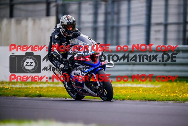 MaZZes_FotoMatrix_240831_6007705_6053 | STK1000