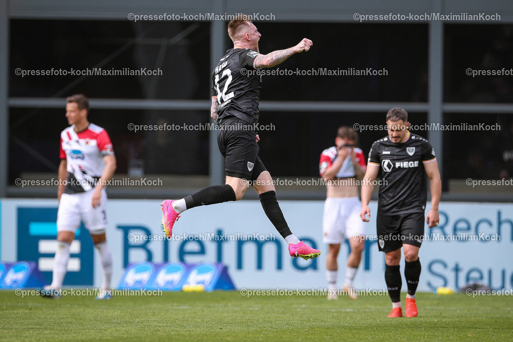 Koe3Liga27042401033 | 27.04.2024, Köln, Fußball, bwin 3. Liga Herren, Sportpark Höhenberg, 35. Spieltag, Saison 2023 2024, FC Viktoria Köln – Preußen Münster: Torjubel nach dem 3:3 Ausgleich durch Alexander Hahn (Preußen Münster). 
DFB regulations prohibit any use of photographs as image sequences and or quasi-video.