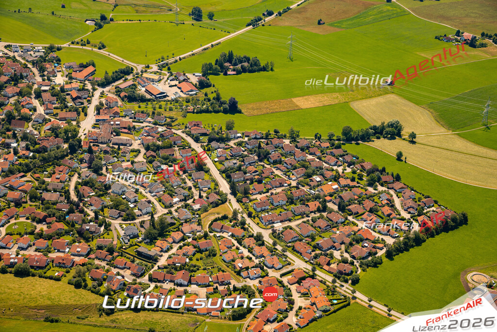 Das Luftbild zeigt : Börwang Haldenwang - Die Luftaufnahme wurde 2024 vom UL-Flugzeug aus erstellt ( keine Drohne ) - Hochauflösende Luftaufnahme - Für grossformatige Ausdrucke geeignet. Die Geschenkidee !Mit Lizenz und Bildrechte bestellbar