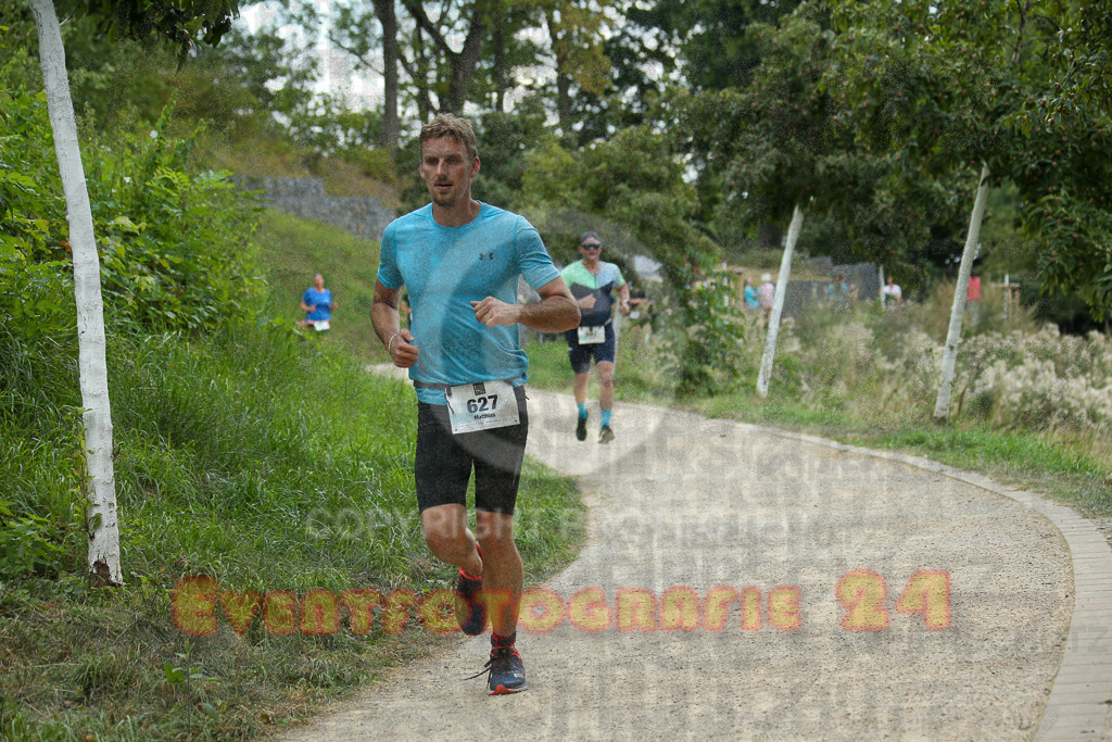 250824_1407_EX1_5023 | Sportfotografie im Rhein-Sieg Kreis, Köln, Bonn, NRW, Rheinland Pfalz, Hessen, etc. Unser Tätigkeitsfeld umfasst den Laufsport vom Volkslauf über den Marathon, Duathlon, Triathon bis zum Ultralauf wie Kölnpfad Ultra oder Schindertrail.
