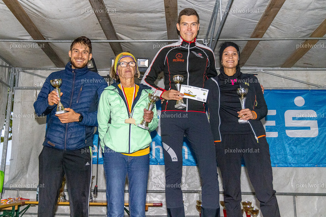 7. Int. Kärnten Marathon 2024 -  Siegerehrung | Bildershop von pixelworld.at - Realisiert mit Pictrs.com