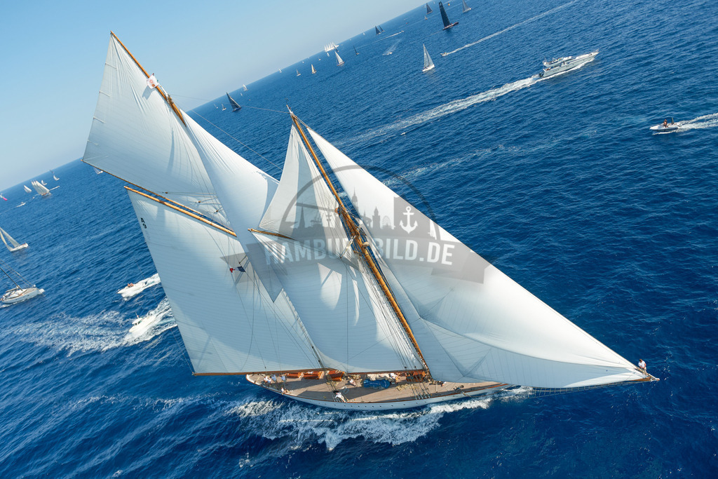 ELENA St Tropez 13 | Exklusive Hamburg collagen, tolle Segelbilder und viele weitere tolle Motive auf Leinwand, Poster, Alu-Dibond, u.v.m. findet Ihr bei uns auf hamburgbild.de. Findet Euer Wandbild für Euer Zuhause, Büro oder die  Praxis…. - Realisiert mit Pictrs.com