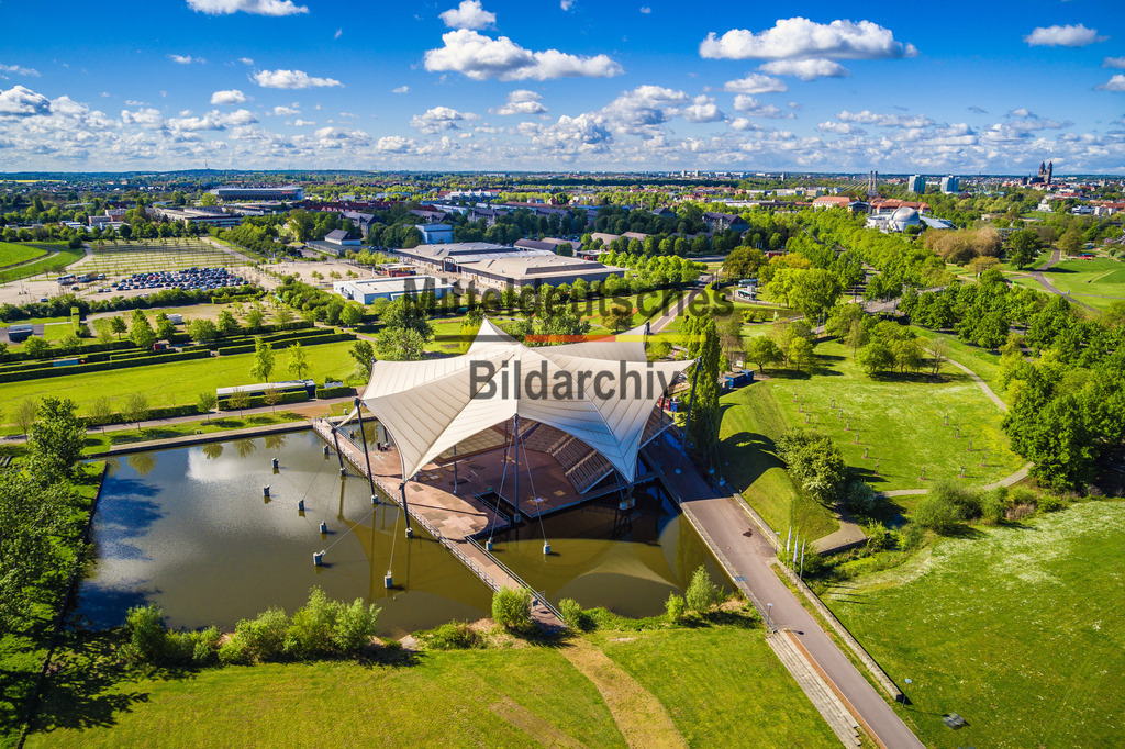 Luftbild Magdeburg Elbauenpark Seebühne Messegelände MVGM-0010 | Elbauenpark und Seebühne auf dem Messegelände der MVGM im Frühjahr - Realisiert mit Pictrs.com