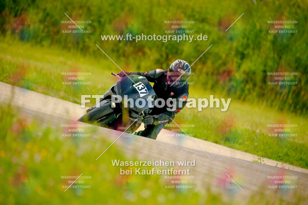 _MOT1009 | Hier findet Ihr Bilder von Touristenfahrten auf der Nürburgring Nordschleife oder von anderen Veranstaltungen die ich besucht habe. Viel Spass beim Durch Schauen 