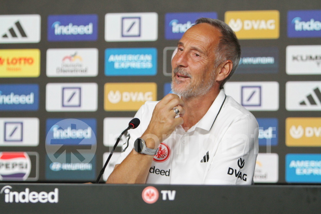 Adi Hütter * Trainer Eintracht Frankfurt kam zu spät zur PK | Online-Shop | monipfaff.de - Realisiert mit Pictrs.com
