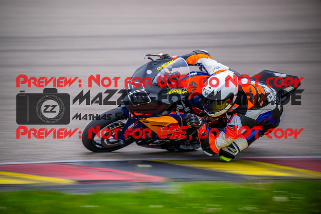 MaZZes_FotoMatrix_240504_6021986_6452 | SSP300