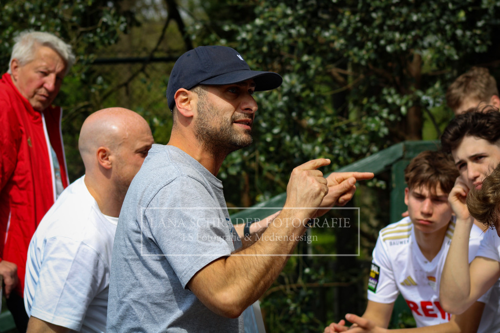 Bundesliga Herren HTC Uhlenhorst Mülheim - Rot-Weiß Köln 13.04.24 Mülheim-038 | lanaschraderfotografie - Realisiert mit Pictrs.com