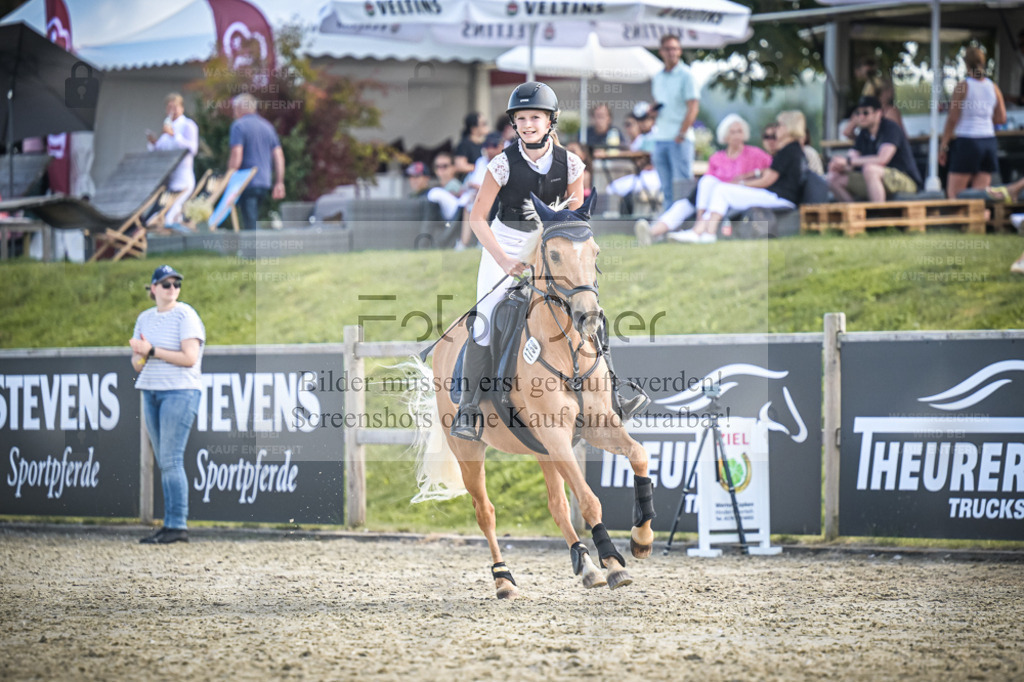 DOS_0863 | Entdecke hochwertige Reitturnierfotos von Foto Oger. Professionell, emotional und authentisch – jetzt Lieblingsmomente im Shop bestellen. - Realisiert mit Pictrs.com