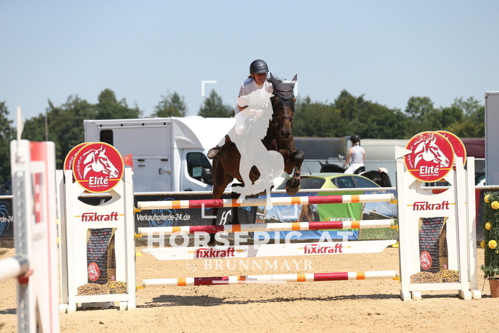 DL2Q3965 | Willkommen bei Brunnmayr - Design & Fotografie – Ihrem Spezialisten für Reitturniere und Pferdeveranstaltungen in Oberösterreich, Salzburg und Bayern! Seit über 17 Jahren sind wir leidenschaftlich dabei.