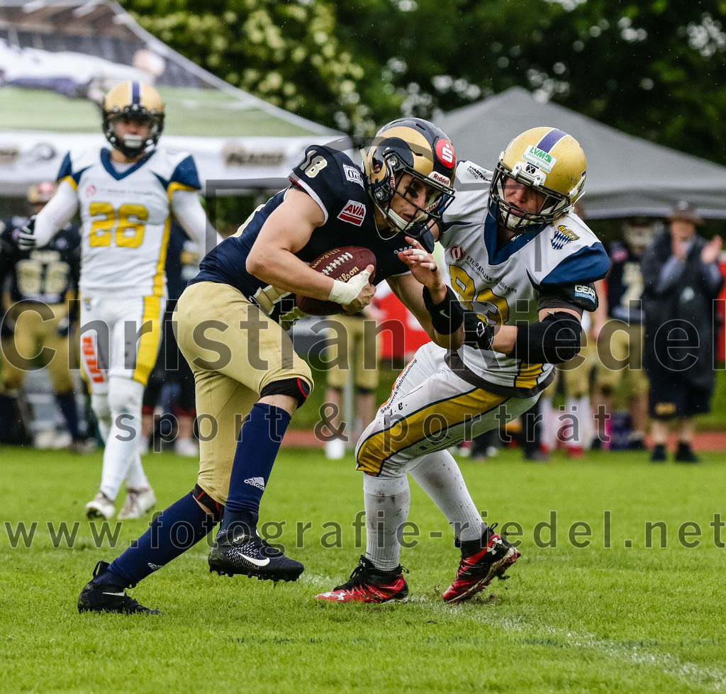 2022-05-29_063_Erding_Bulls_gegen_Nuernberg_Rams | Erding, Deutschland, 29.05.2022:
Fußball, Regionalliga 2022, 5. Spieltag, Erding Bulls gegen Nürnberg Rams, Endergebnis: 10:16

Andreas Heller (Erding Bulls, #83)

Foto: Christian Riedel / fotografie-riedel.net