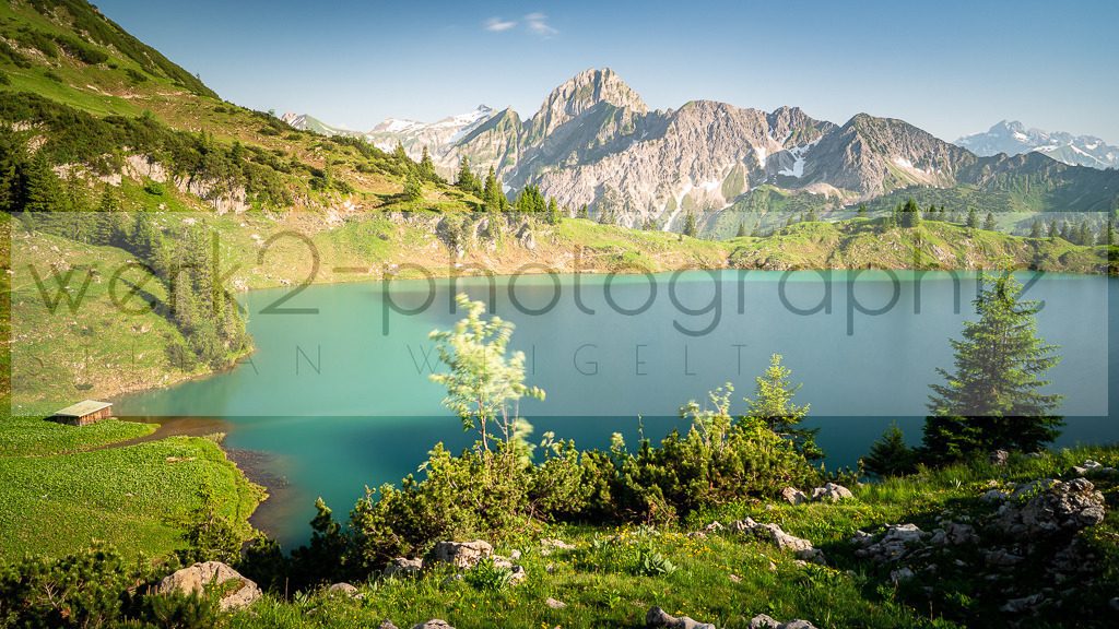 Blick auf die Höfats über den Seealpsee. | Der Seealpsee lässt sich gut bewandern. Steiler Aufstieg oder Seilbahn - oben ist wunderbar!