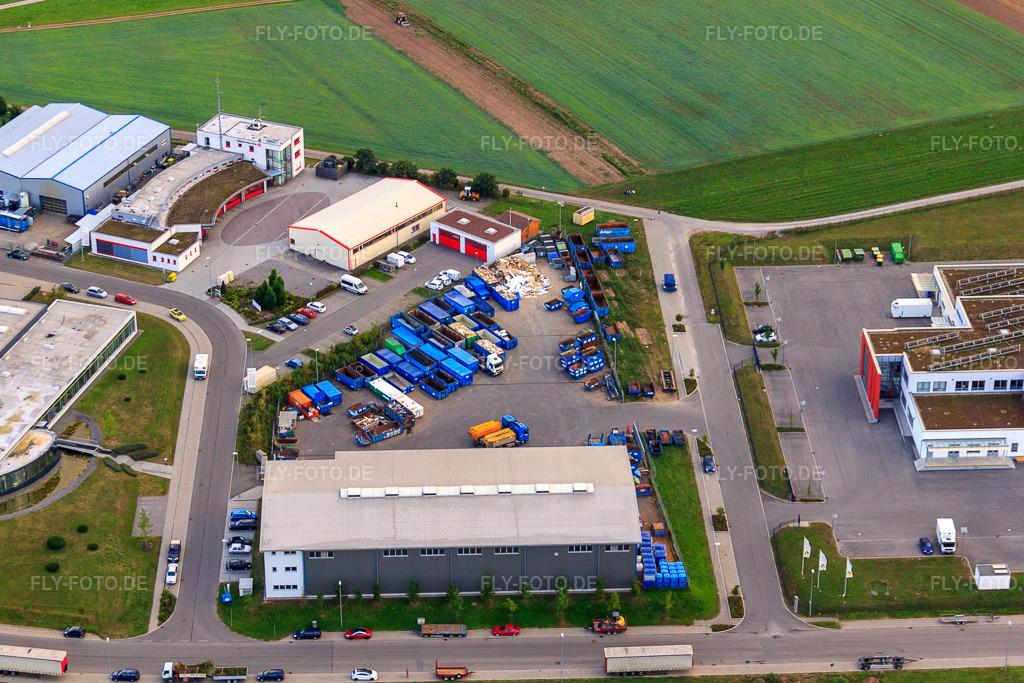 Luftbild: KÖMPF Recyclingzentrum & Containerdienst in Calw im Bundesland Baden-Württemberg in Deutschland. – Foto: IMG_52366.jpg vom 23.08.2012 durch Werner Riehm/FLY-FOTO.de – Auflösung des Originals: 4460 x 2973 px – Ihr Entsorgungspartner | Recyclingzentrum KÖMPF