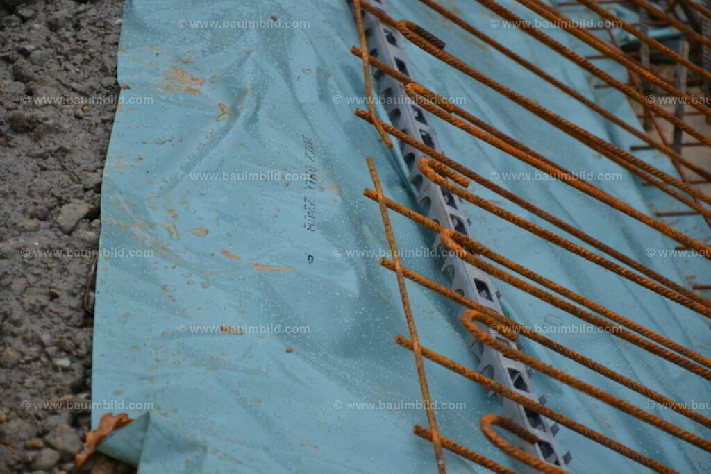 bib-lg04-betonarbeiten-0411 | Nach LV-Leistungsgruppen sortierte Detailfotos über den Bau eines Hauses. Alle Hausbau-Bilder direkt vom Urheber und Autor der Website Haus-Selber-Bauen.com