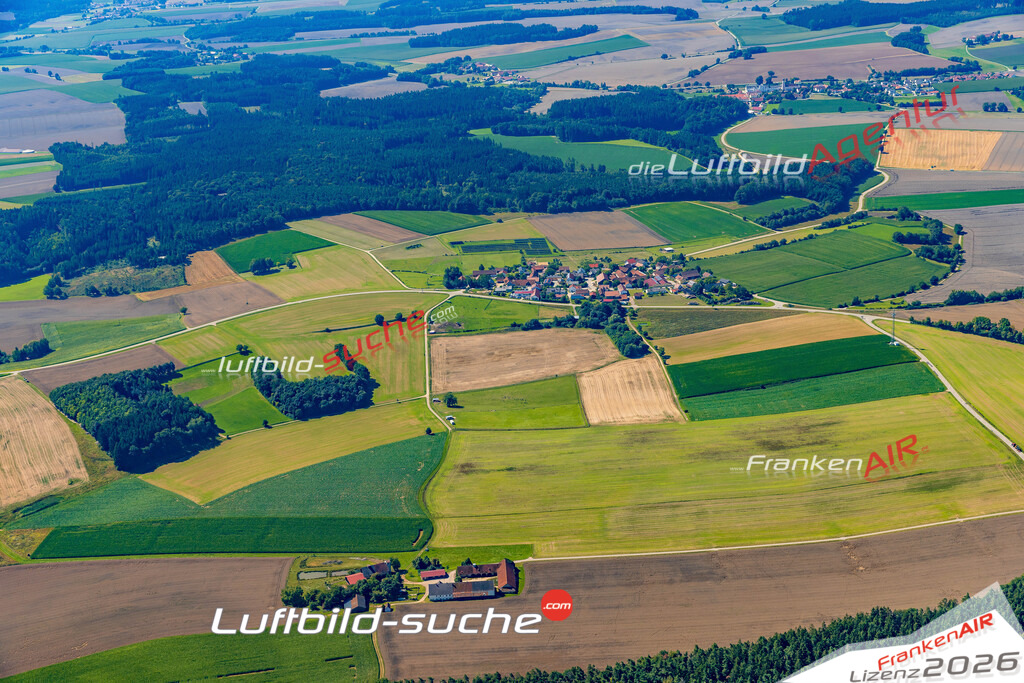 Schrägluftbild  Gebersdorf  Rottenburg an der Laaber - Das Luftbild wurde 2025 vom UL-Flugzeug heraus erstellt ( keine Drohne ) - Hochauflösende Luftaufnahme -Nicht vergleichbar mit Google Maps oder Satelittenbilder- Die Geschenkidee !Mit Lizenz und Bildrechte bestellbar