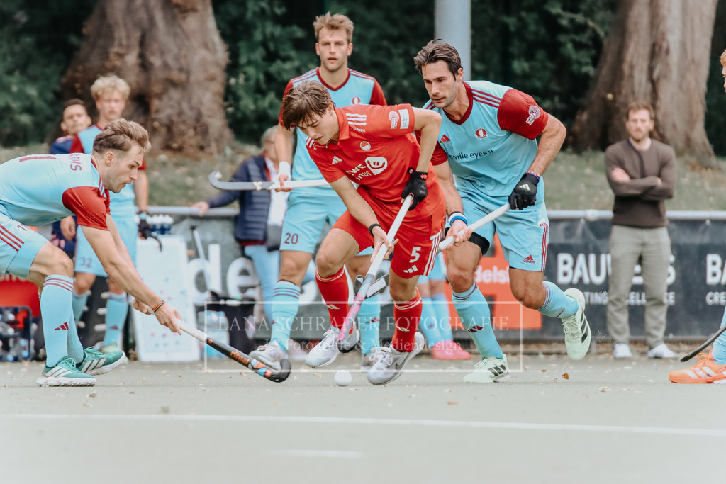Herren_Bundesliga_02_F_RWK-UHC_21.09.25_Köln (378 von 471) | lanaschraderfotografie - Realisiert mit Pictrs.com