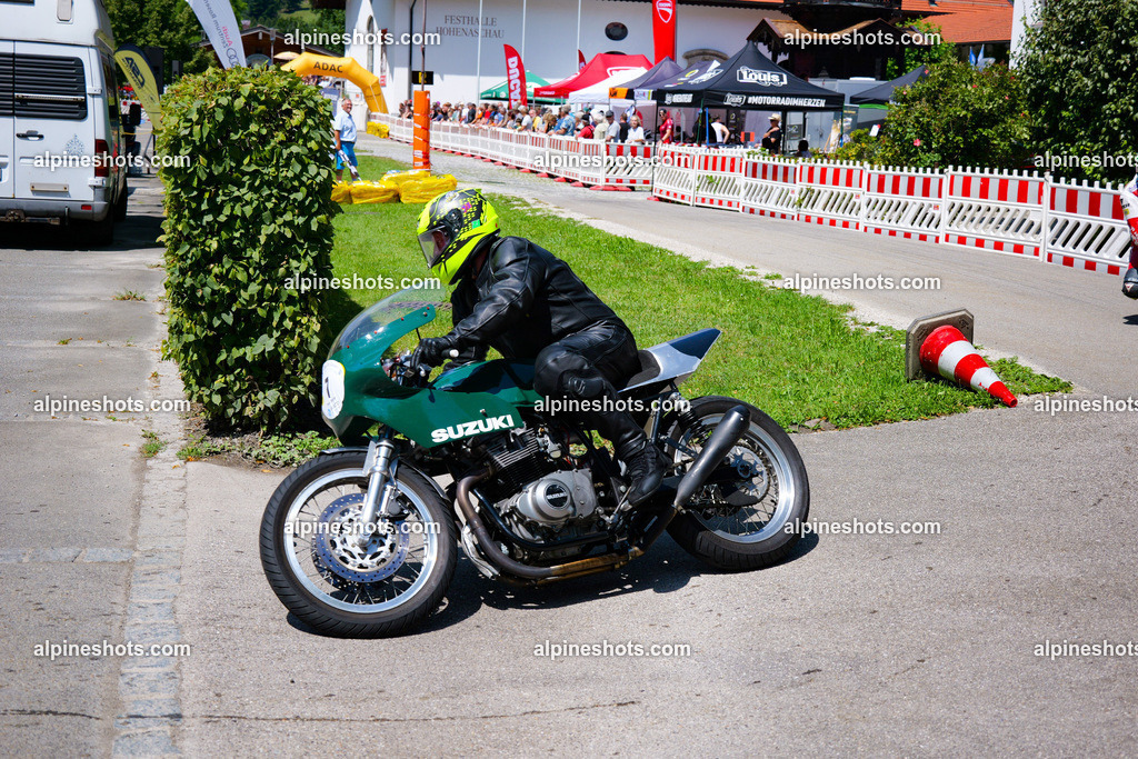 P1036927-2 | Erleben Sie atemberaubende, hochqualitative Fotos Ihrer Fahrt entlang der malerischen Alpenstraßen. Besuchen Sie alpineshots.com, um professionelle Aufnahmen Ihrer unvergesslichen Reise zu finden und zu kaufen - Realisiert mit Pictrs.com